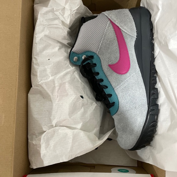 🚨SOLD🚨NEW NIKE HOODLAND SUEDE BOOTS SHOES MENS SZ 10 - Picture 11 of 11